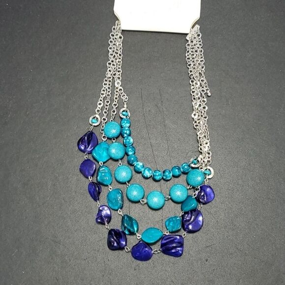 *Sale* Jaclyn Smith silver tone layered necklace - Picture 2 of 11